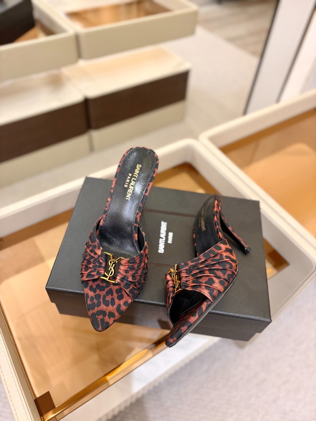 YSL「SAINT LAURENT*」 夏季新品 金属头优雅大气高跟凉鞋——————————全新春夏系列