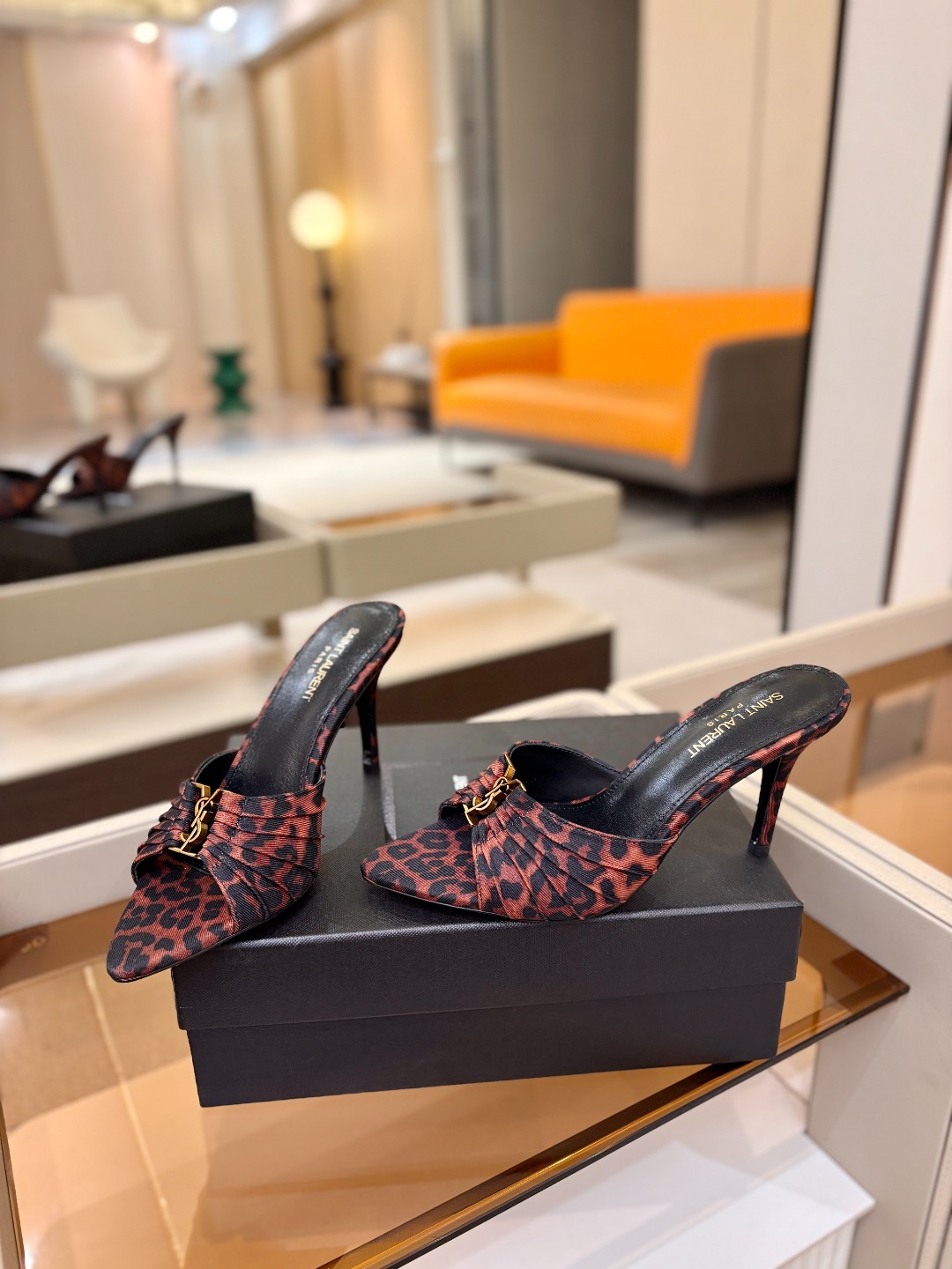 YSL「SAINT LAURENT*」 夏季新品 金属头优雅大气高跟凉鞋——————————全新春夏系列