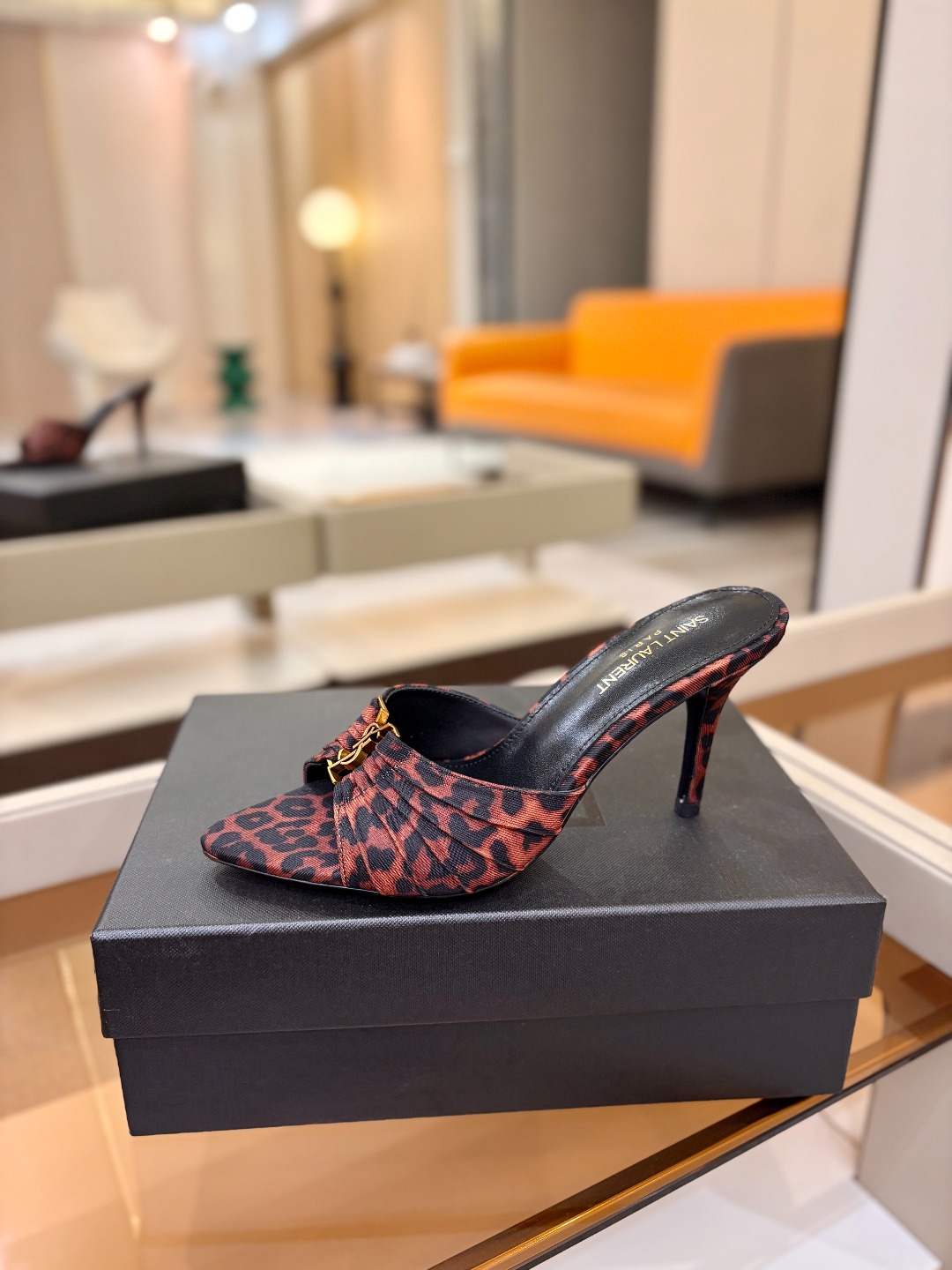 YSL「SAINT LAURENT*」 夏季新品 金属头优雅大气高跟凉鞋——————————全新春夏系列