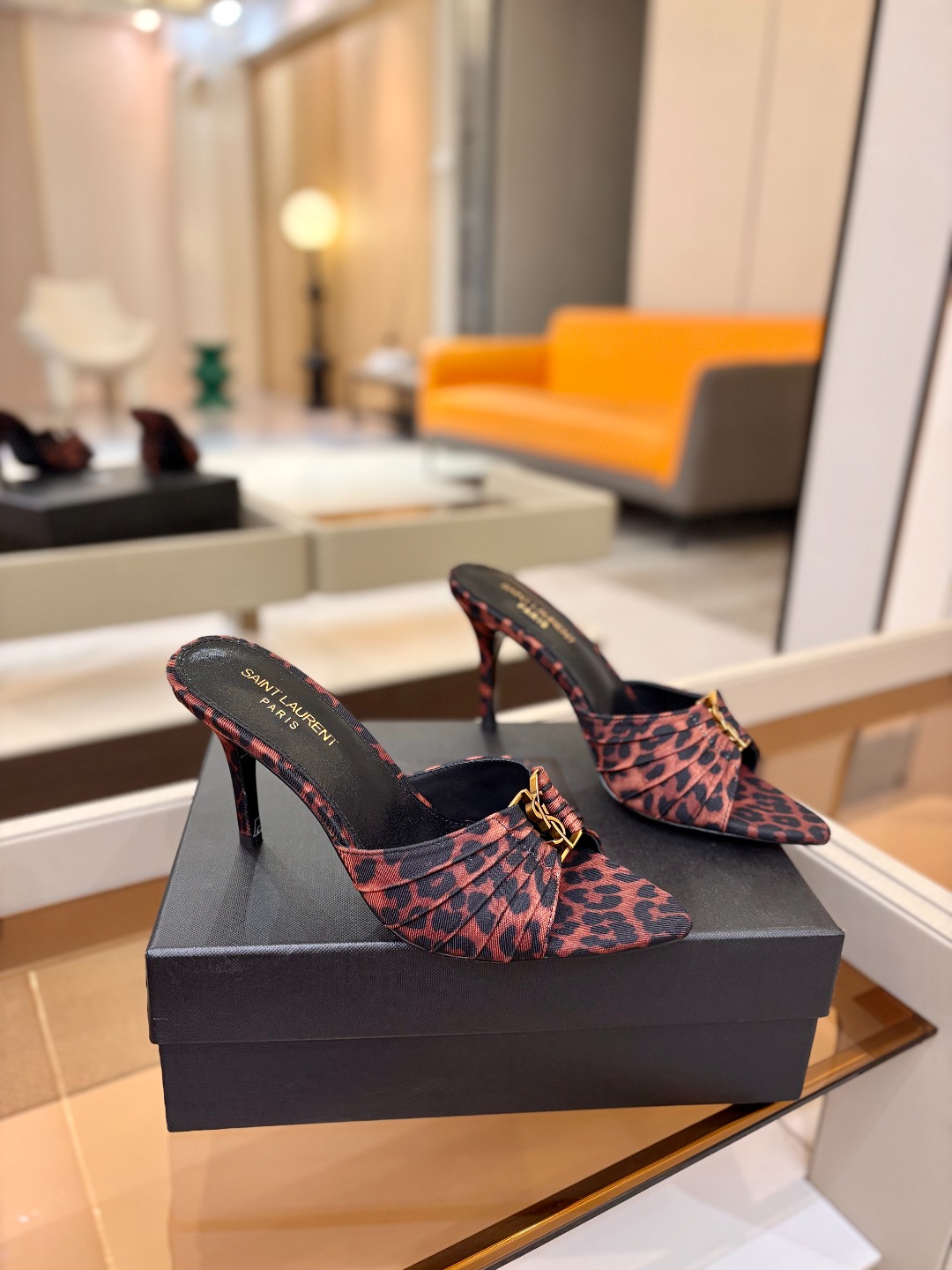 YSL「SAINT LAURENT*」 夏季新品 金属头优雅大气高跟凉鞋——————————全新春夏系列