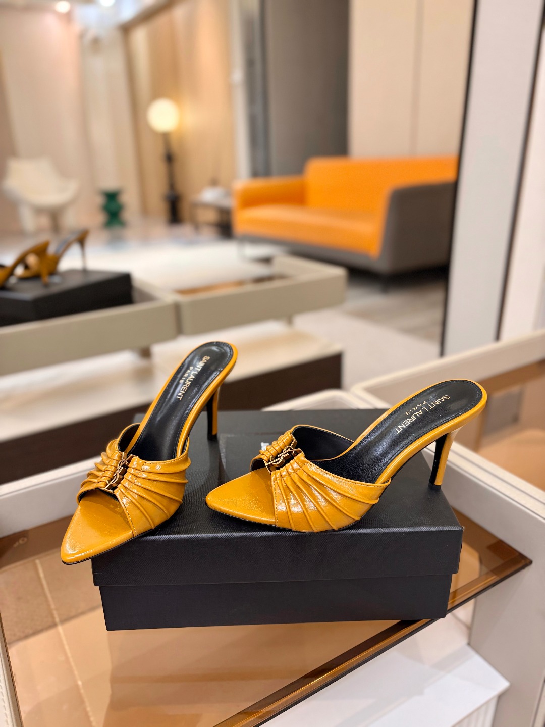 YSL「SAINT LAURENT*」 夏季新品 金属头优雅大气高跟凉鞋——————————全新春夏系列