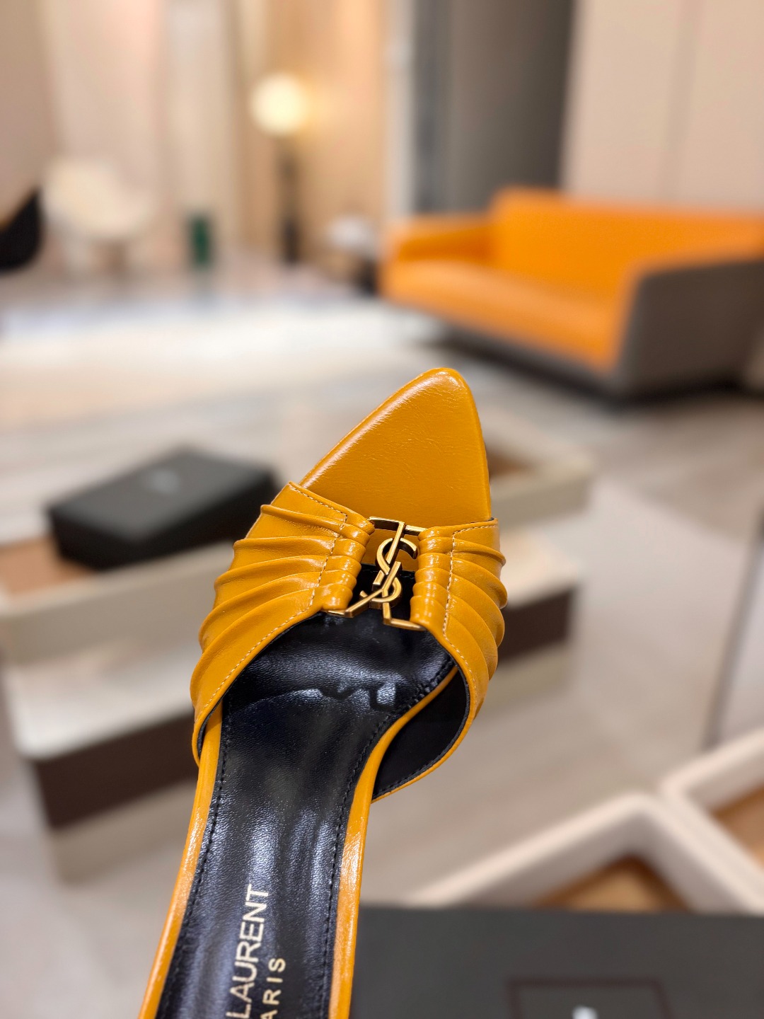 YSL「SAINT LAURENT*」 夏季新品 金属头优雅大气高跟凉鞋——————————全新春夏系列