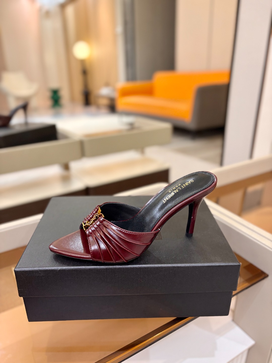 YSL「SAINT LAURENT*」 夏季新品 金属头优雅大气高跟凉鞋——————————全新春夏系列