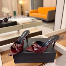 YSL「SAINT LAURENT*」 夏季新品 金属头优雅大气高跟凉鞋——————————全新春夏系列 YSL「SAINT LAURENT*」 夏季新品 金属头优雅大气高跟凉鞋——————————全新春夏系列