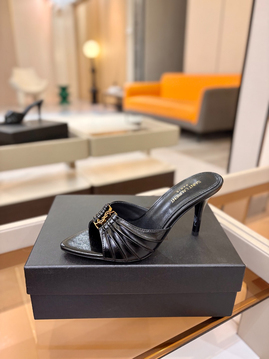YSL「SAINT LAURENT*」 夏季新品 金属头优雅大气高跟凉鞋——————————全新春夏系列