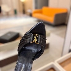 YSL「SAINT LAURENT*」 夏季新品 金属头优雅大气高跟凉鞋——————————全新春夏系列 YSL「SAINT LAURENT*」 夏季新品 金属头优雅大气高跟凉鞋——————————全新春夏系列