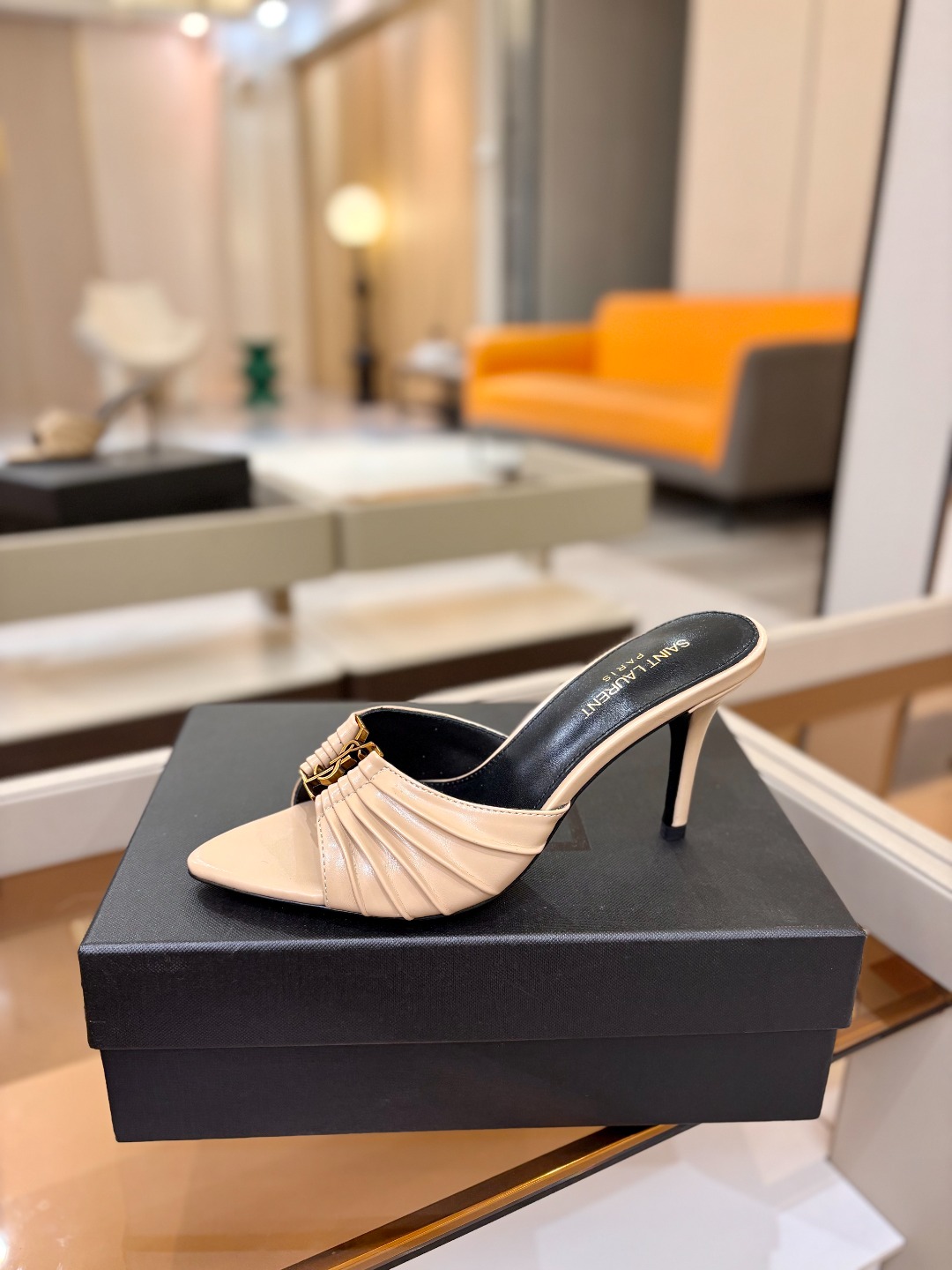 YSL「SAINT LAURENT*」 夏季新品 金属头优雅大气高跟凉鞋——————————全新春夏系列