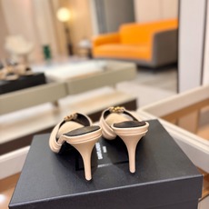 YSL「SAINT LAURENT*」 夏季新品 金属头优雅大气高跟凉鞋——————————全新春夏系列 YSL「SAINT LAURENT*」 夏季新品 金属头优雅大气高跟凉鞋——————————全新春夏系列