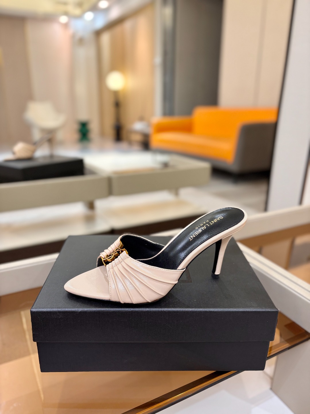 YSL「SAINT LAURENT*」 夏季新品 金属头优雅大气高跟凉鞋——————————全新春夏系列