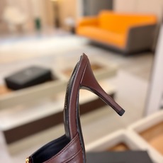 YSL「SAINT LAURENT*」 夏季新品 金属头优雅大气高跟凉鞋——————————全新春夏系列 YSL「SAINT LAURENT*」 夏季新品 金属头优雅大气高跟凉鞋——————————全新春夏系列
