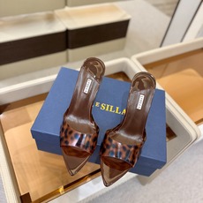 Le Silla 胶片透明尖头细跟凉拖|氛围感天花板谁能拒绝一双温柔到骨子里的胶片高跟拖!通透PVC鞋 Le Silla 胶片透明尖头细跟凉拖|氛围感天花板谁能拒绝一双温柔到骨子里的胶片高跟拖!通透PVC鞋