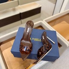 Le Silla 胶片透明尖头细跟凉拖|氛围感天花板谁能拒绝一双温柔到骨子里的胶片高跟拖!通透PVC鞋 Le Silla 胶片透明尖头细跟凉拖|氛围感天花板谁能拒绝一双温柔到骨子里的胶片高跟拖!通透PVC鞋