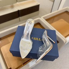 Le Silla 胶片透明尖头细跟凉拖|氛围感天花板谁能拒绝一双温柔到骨子里的胶片高跟拖!通透PVC鞋 Le Silla 胶片透明尖头细跟凉拖|氛围感天花板谁能拒绝一双温柔到骨子里的胶片高跟拖!通透PVC鞋