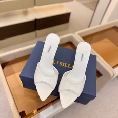 Le Silla 漆皮细跟凉拖|温柔氛围感天花板 漆皮自带柔光滤镜,一眼沦陷的高级裸色,完美贴合肤色, Le Silla 漆皮细跟凉拖|温柔氛围感天花板 漆皮自带柔光滤镜,一眼沦陷的高级裸色,完美贴合肤色,