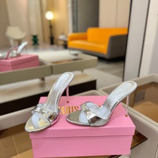 🤍 Paris Texas 银色穆勒拖|未来主义与千禧美学的交织 真正的时髦,往往赢在敢于打破常规的勇气 🤍 Paris Texas 银色穆勒拖|未来主义与千禧美学的交织 真正的时髦,往往赢在敢于打破常规的勇气