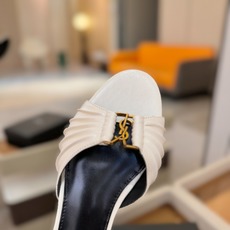 YSL「SAINT LAURENT*」 夏季新品 优雅大气拖鞋 —————————— 平底设计拉长腿部线条, 瞬间点 YSL「SAINT LAURENT*」 夏季新品 优雅大气拖鞋 —————————— 平底设计拉长腿部线条, 瞬间点