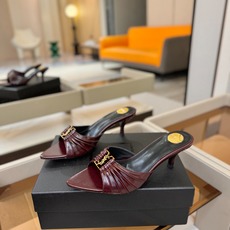 YSL「SAINT LAURENT*」 夏季新品 尖头优雅大气高跟拖鞋 —————————— 尖头设计拉长腿部线条, YSL「SAINT LAURENT*」 夏季新品 尖头优雅大气高跟拖鞋 —————————— 尖头设计拉长腿部线条,