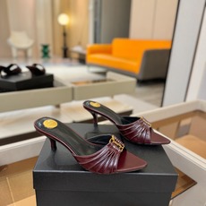 YSL「SAINT LAURENT*」 夏季新品 尖头优雅大气高跟拖鞋 —————————— 尖头设计拉长腿部线条, YSL「SAINT LAURENT*」 夏季新品 尖头优雅大气高跟拖鞋 —————————— 尖头设计拉长腿部线条,