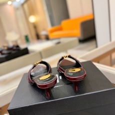 YSL「SAINT LAURENT*」 夏季新品 尖头优雅大气高跟拖鞋 —————————— 尖头设计拉长腿部线条, YSL「SAINT LAURENT*」 夏季新品 尖头优雅大气高跟拖鞋 —————————— 尖头设计拉长腿部线条,