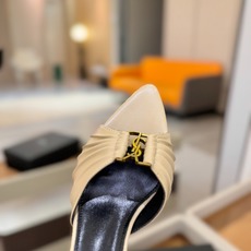 YSL「SAINT LAURENT*」 夏季新品 尖头优雅大气高跟拖鞋 —————————— 尖头设计拉长腿部线条, YSL「SAINT LAURENT*」 夏季新品 尖头优雅大气高跟拖鞋 —————————— 尖头设计拉长腿部线条,