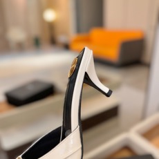 YSL「SAINT LAURENT*」 夏季新品 尖头优雅大气高跟拖鞋 —————————— 尖头设计拉长腿部线条, YSL「SAINT LAURENT*」 夏季新品 尖头优雅大气高跟拖鞋 —————————— 尖头设计拉长腿部线条,