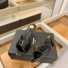 YSL「SAINT LAURENT*」 夏季新品 尖头优雅大气高跟拖鞋 —————————— 尖头设计拉长腿部线条, YSL「SAINT LAURENT*」 夏季新品 尖头优雅大气高跟拖鞋 —————————— 尖头设计拉长腿部线条,