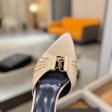 YSL「SAINT LAURENT*」 夏季新品 尖头优雅大气高跟拖鞋 —————————— 尖头设计拉长腿部线条, YSL「SAINT LAURENT*」 夏季新品 尖头优雅大气高跟拖鞋 —————————— 尖头设计拉长腿部线条,