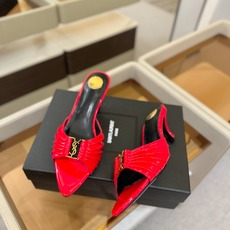 YSL「SAINT LAURENT*」 夏季新品 尖头优雅大气高跟拖鞋 —————————— 尖头设计拉长腿部线条, YSL「SAINT LAURENT*」 夏季新品 尖头优雅大气高跟拖鞋 —————————— 尖头设计拉长腿部线条,