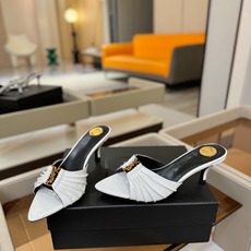 YSL「SAINT LAURENT*」 夏季新品 尖头优雅大气高跟拖鞋 —————————— 尖头设计拉长腿部线条, YSL「SAINT LAURENT*」 夏季新品 尖头优雅大气高跟拖鞋 —————————— 尖头设计拉长腿部线条,