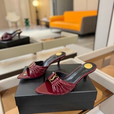 YSL「SAINT LAURENT*」 夏季新品 尖头优雅大气高跟拖鞋 —————————— 尖头设计拉长腿部线条, YSL「SAINT LAURENT*」 夏季新品 尖头优雅大气高跟拖鞋 —————————— 尖头设计拉长腿部线条,