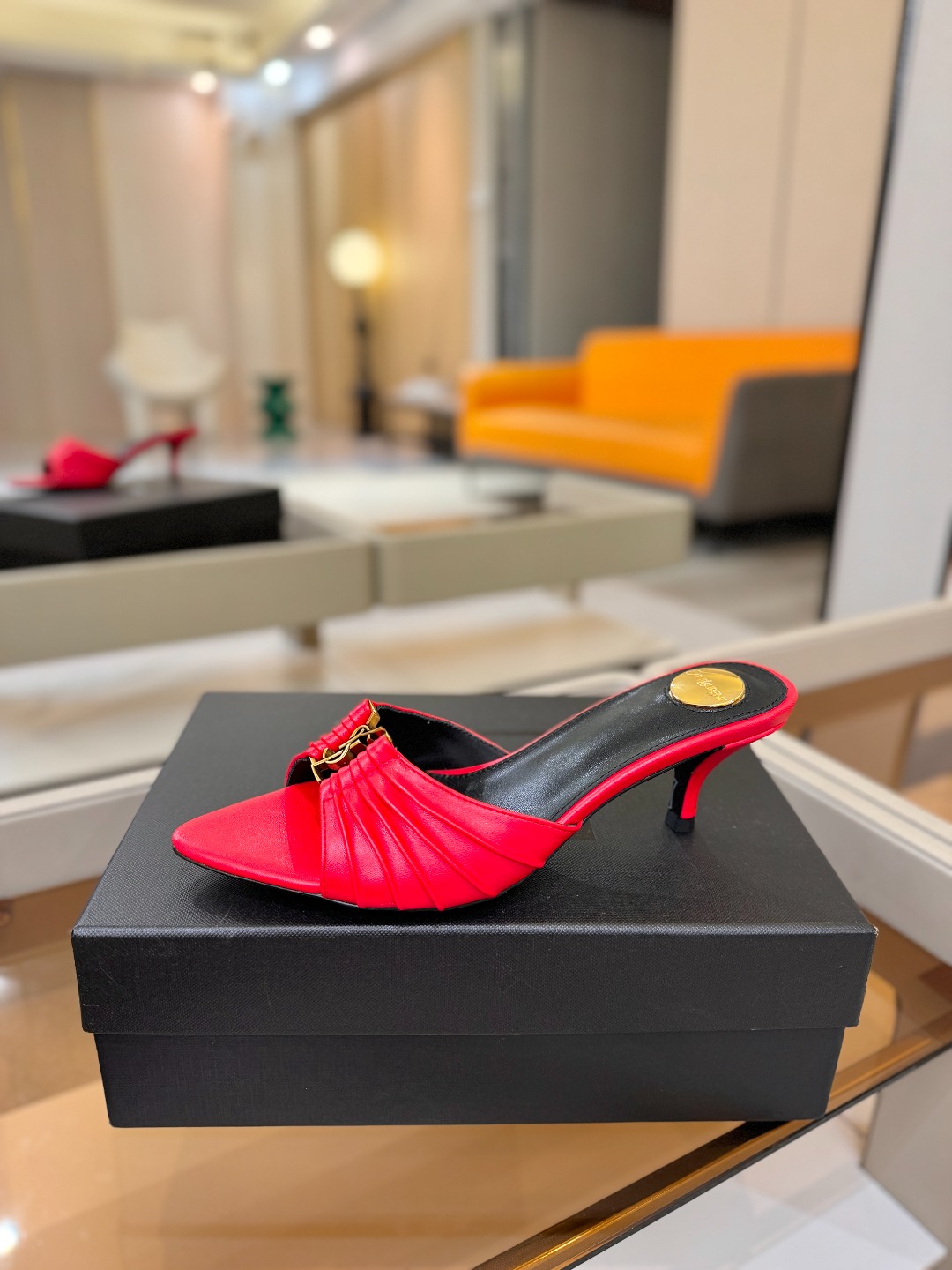 YSL「SAINT LAURENT*」  夏季新品 金属头优雅大气高跟凉鞋 —————————— 全新春夏系列后带方扣高
