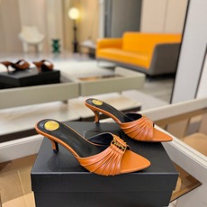 YSL「SAINT LAURENT*」 夏季新品 金属头优雅大气高跟凉鞋 —————————— 全新春夏系列后带方扣高 YSL「SAINT LAURENT*」 夏季新品 金属头优雅大气高跟凉鞋 —————————— 全新春夏系列后带方扣高