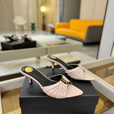 YSL「SAINT LAURENT*」 夏季新品 金属头优雅大气高跟凉鞋 —————————— 全新春夏系列后带方扣高 YSL「SAINT LAURENT*」 夏季新品 金属头优雅大气高跟凉鞋 —————————— 全新春夏系列后带方扣高