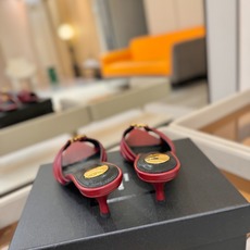 YSL「SAINT LAURENT*」 夏季新品 金属头优雅大气高跟凉鞋 —————————— 全新春夏系列后带方扣高 YSL「SAINT LAURENT*」 夏季新品 金属头优雅大气高跟凉鞋 —————————— 全新春夏系列后带方扣高