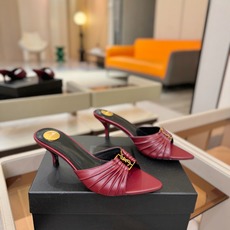 YSL「SAINT LAURENT*」 夏季新品 金属头优雅大气高跟凉鞋 —————————— 全新春夏系列后带方扣高 YSL「SAINT LAURENT*」 夏季新品 金属头优雅大气高跟凉鞋 —————————— 全新春夏系列后带方扣高