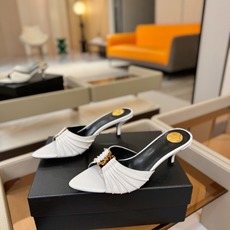 YSL「SAINT LAURENT*」 夏季新品 金属头优雅大气高跟凉鞋 —————————— 全新春夏系列后带方扣高 YSL「SAINT LAURENT*」 夏季新品 金属头优雅大气高跟凉鞋 —————————— 全新春夏系列后带方扣高