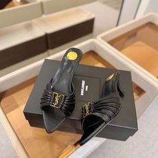 YSL「SAINT LAURENT*」 夏季新品 金属头优雅大气高跟凉鞋 —————————— 全新春夏系列后带方扣高 YSL「SAINT LAURENT*」 夏季新品 金属头优雅大气高跟凉鞋 —————————— 全新春夏系列后带方扣高