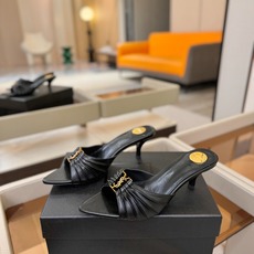 YSL「SAINT LAURENT*」 夏季新品 金属头优雅大气高跟凉鞋 —————————— 全新春夏系列后带方扣高 YSL「SAINT LAURENT*」 夏季新品 金属头优雅大气高跟凉鞋 —————————— 全新春夏系列后带方扣高