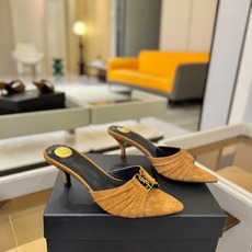 YSL「SAINT LAURENT*」 夏季新品 尖头优雅大气高跟拖鞋 —————————— 尖头设计拉长腿部线条, YSL「SAINT LAURENT*」 夏季新品 尖头优雅大气高跟拖鞋 —————————— 尖头设计拉长腿部线条,