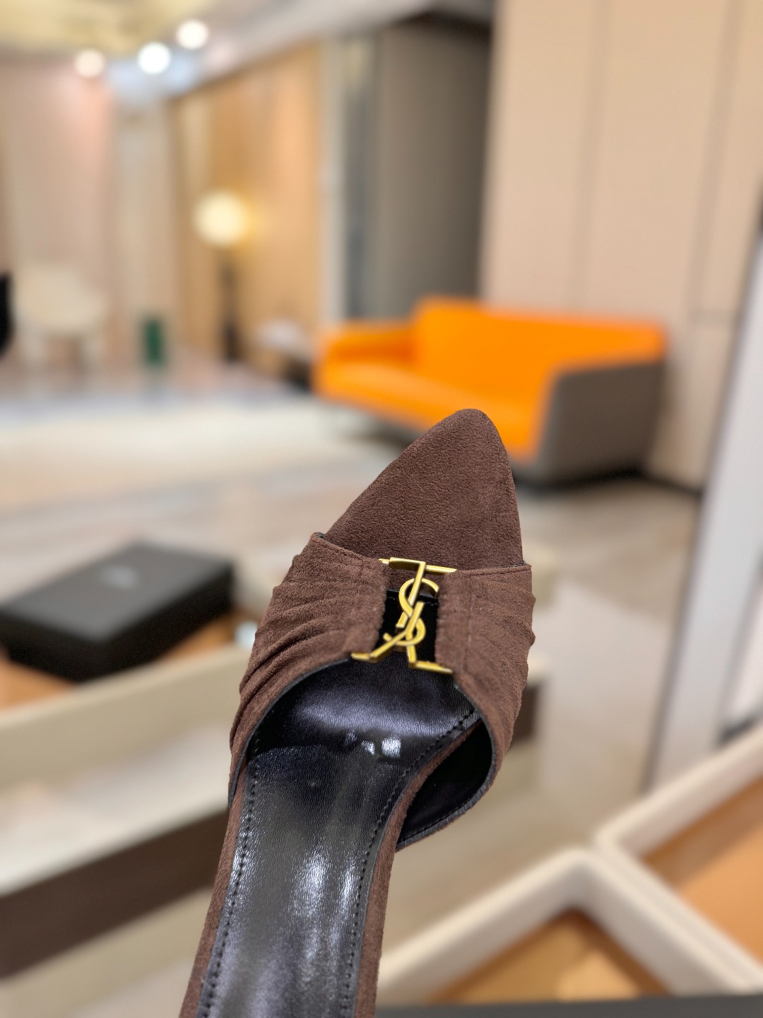 YSL「SAINT LAURENT*」 夏季新品 尖头优雅大气高跟拖鞋 —————————— 尖头设计拉长腿部线条, YSL「SAINT LAURENT*」 夏季新品 尖头优雅大气高跟拖鞋 —————————— 尖头设计拉长腿部线条,