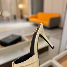 YSL「SAINT LAURENT*」 夏季新品 尖头优雅大气高跟拖鞋 —————————— 尖头设计拉长腿部线条, YSL「SAINT LAURENT*」 夏季新品 尖头优雅大气高跟拖鞋 —————————— 尖头设计拉长腿部线条,