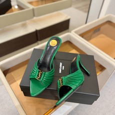 YSL「SAINT LAURENT*」 夏季新品 尖头优雅大气高跟拖鞋 —————————— 尖头设计拉长腿部线条, YSL「SAINT LAURENT*」 夏季新品 尖头优雅大气高跟拖鞋 —————————— 尖头设计拉长腿部线条,