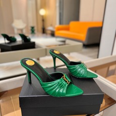 YSL「SAINT LAURENT*」 夏季新品 尖头优雅大气高跟拖鞋 —————————— 尖头设计拉长腿部线条, YSL「SAINT LAURENT*」 夏季新品 尖头优雅大气高跟拖鞋 —————————— 尖头设计拉长腿部线条,
