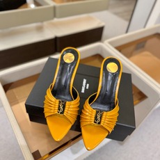 YSL「SAINT LAURENT*」 夏季新品 尖头优雅大气高跟拖鞋 —————————— 尖头设计拉长腿部线条, YSL「SAINT LAURENT*」 夏季新品 尖头优雅大气高跟拖鞋 —————————— 尖头设计拉长腿部线条,
