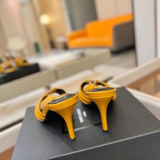 YSL「SAINT LAURENT*」 夏季新品 尖头优雅大气高跟拖鞋 —————————— 尖头设计拉长腿部线条, YSL「SAINT LAURENT*」 夏季新品 尖头优雅大气高跟拖鞋 —————————— 尖头设计拉长腿部线条,