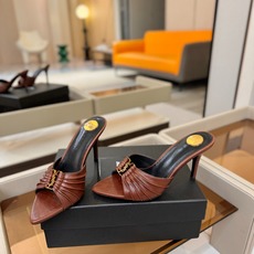 YSL「SAINT LAURENT*」 夏季新品 尖头优雅大气高跟拖鞋 —————————— 尖头设计拉长腿部线条, YSL「SAINT LAURENT*」 夏季新品 尖头优雅大气高跟拖鞋 —————————— 尖头设计拉长腿部线条,