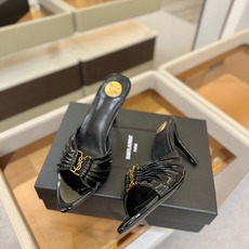 YSL「SAINT LAURENT*」 夏季新品 尖头优雅大气高跟拖鞋 —————————— 尖头设计拉长腿部线条, YSL「SAINT LAURENT*」 夏季新品 尖头优雅大气高跟拖鞋 —————————— 尖头设计拉长腿部线条,