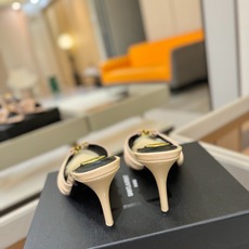 YSL「SAINT LAURENT*」 夏季新品 尖头优雅大气高跟拖鞋 —————————— 尖头设计拉长腿部线条, YSL「SAINT LAURENT*」 夏季新品 尖头优雅大气高跟拖鞋 —————————— 尖头设计拉长腿部线条,