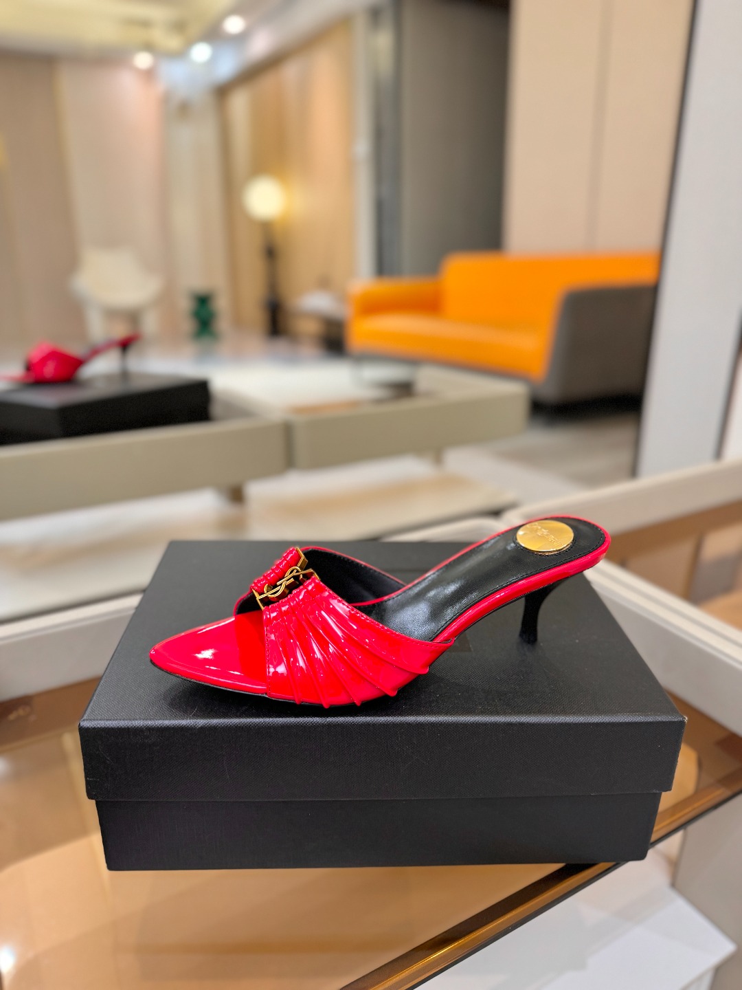 YSL「SAINT LAURENT*」  夏季新品 金属头优雅大气高跟凉鞋 —————————— 全新春夏系列后带方扣高