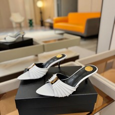 YSL「SAINT LAURENT*」 夏季新品 金属头优雅大气高跟凉鞋 —————————— 全新春夏系列后带方扣高 YSL「SAINT LAURENT*」 夏季新品 金属头优雅大气高跟凉鞋 —————————— 全新春夏系列后带方扣高